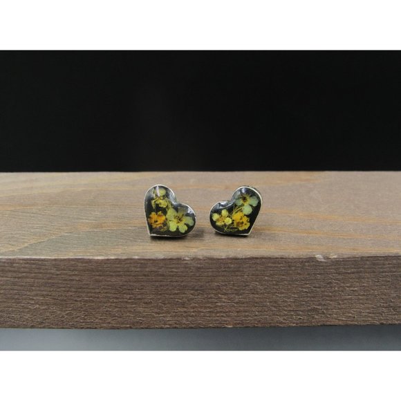 Jewelry - Sterling Silver Tarnished Flowers In Resin Stud Earrings Vintage Wedding